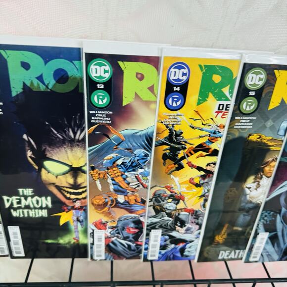 Robin 12-17 & 14-17 Variant Covers Tim Drake Robin 1 Lot Shadow War - Picture 3 of 7